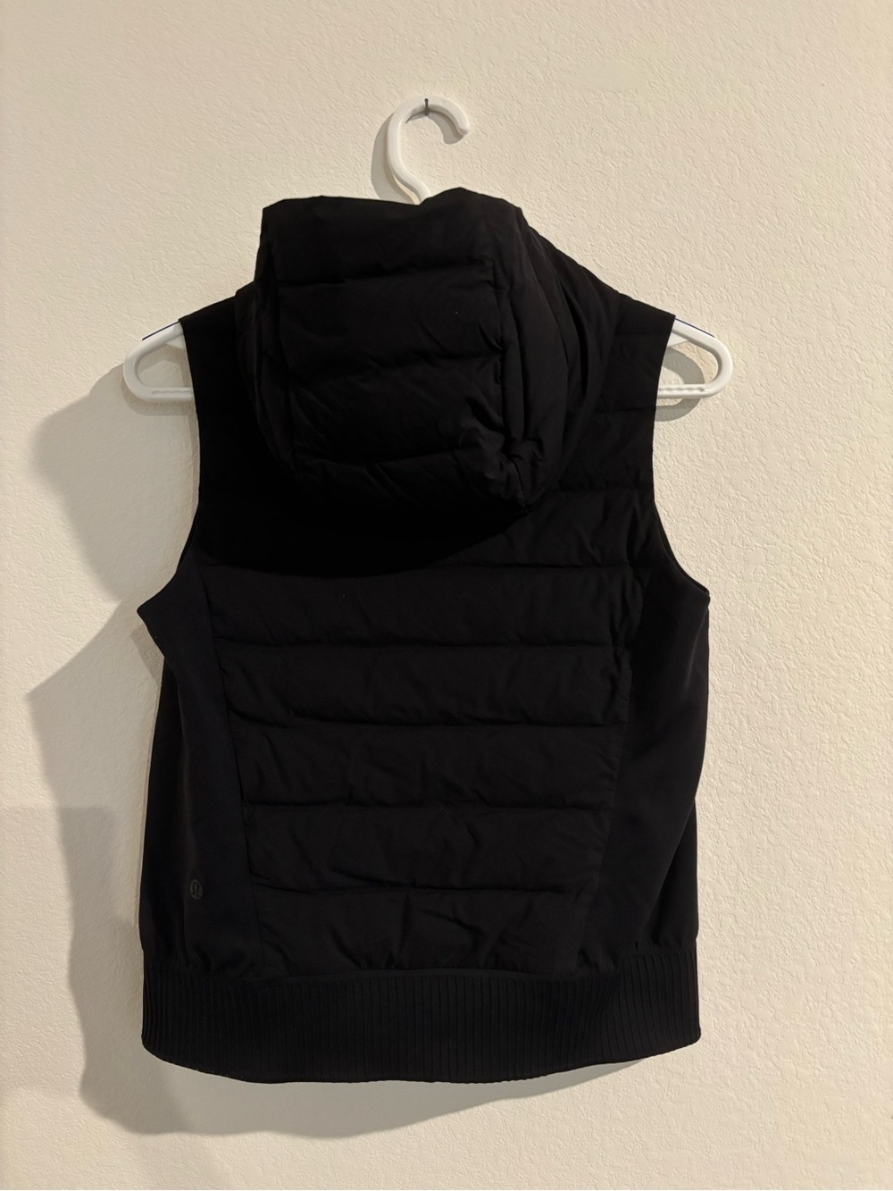 Lululemon black zip vest - Picture 3 of 8